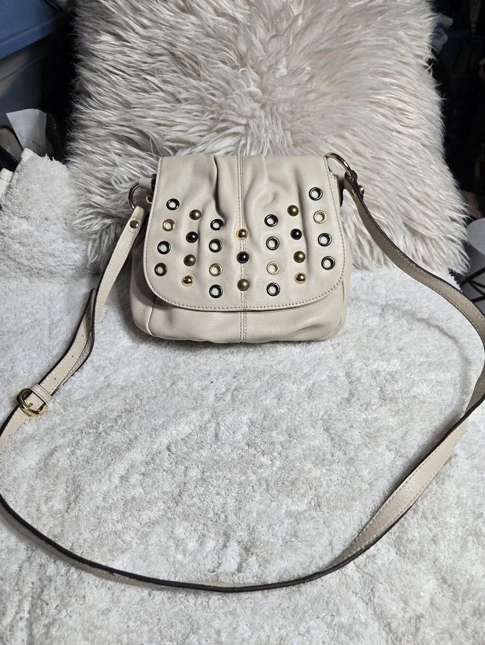 Vintqge Y2k B. Makowsky Beige Pebbled Leather Studded Grommet Crossbody Bag